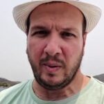 Şahan Gökbakar Instagram - Cennet vatanimiz yanmis, millet can derdinde... Birileri hala can yakamaya calisiyor