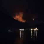 Şahan Gökbakar Instagram - Çaresizlik çok kötü şey... Tüm vadi alev aldi... Sonduremedik şu lanet şeyi... Bekliyoruz... #yangın Delikliyol Koyu