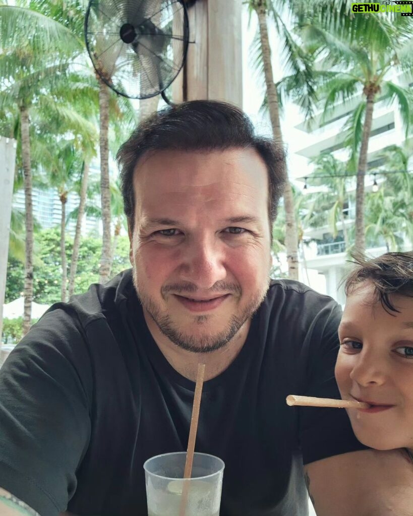 Şahan Gökbakar Instagram - Baba oğul takılıyoruz 😂❤🧿