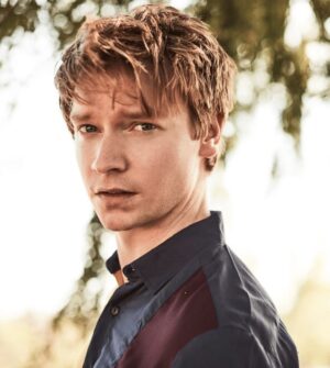 Calum Worthy Instagram - I’ve been growing out my beard for the past 8 months. What do ya think?