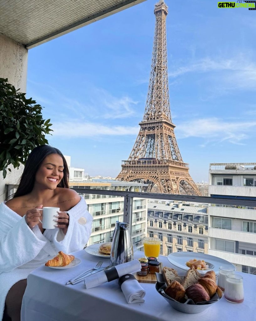 Camila Loures Instagram - Bonjour Paris 🇫🇷❤️ Paris, France