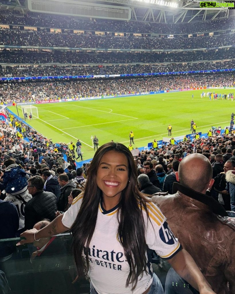 Camila Loures Instagram - Hala Madrid 🇪🇸 Estadio Santiago Bernabéu