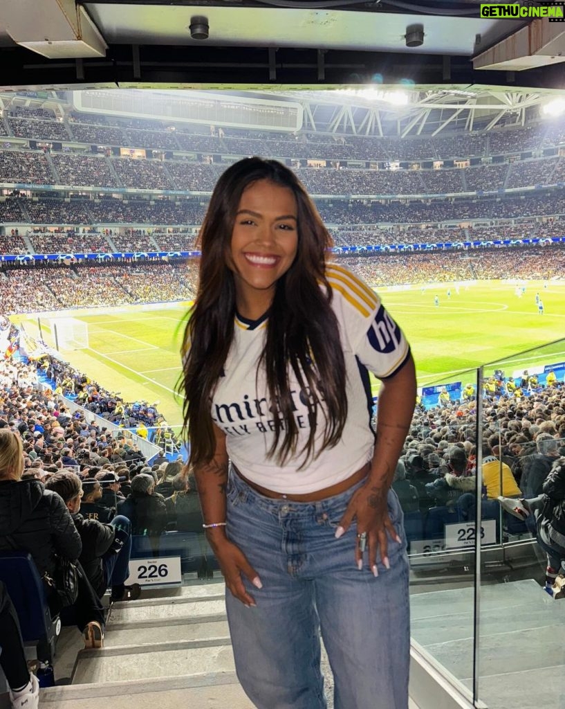 Camila Loures Instagram - Hala Madrid 🇪🇸 Estadio Santiago Bernabéu