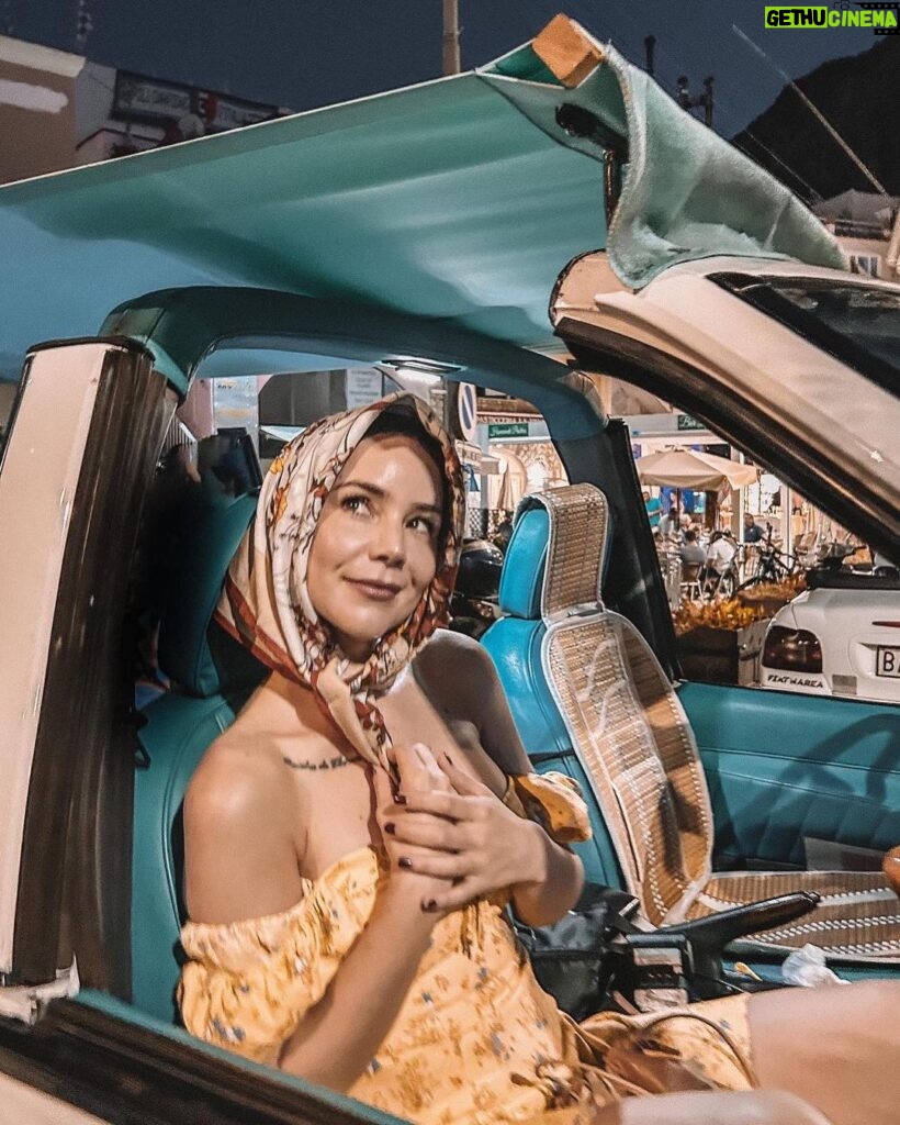Camila Sodi Instagram - Verginale 🕊️🤍✨🇮🇹 Capri, Italy