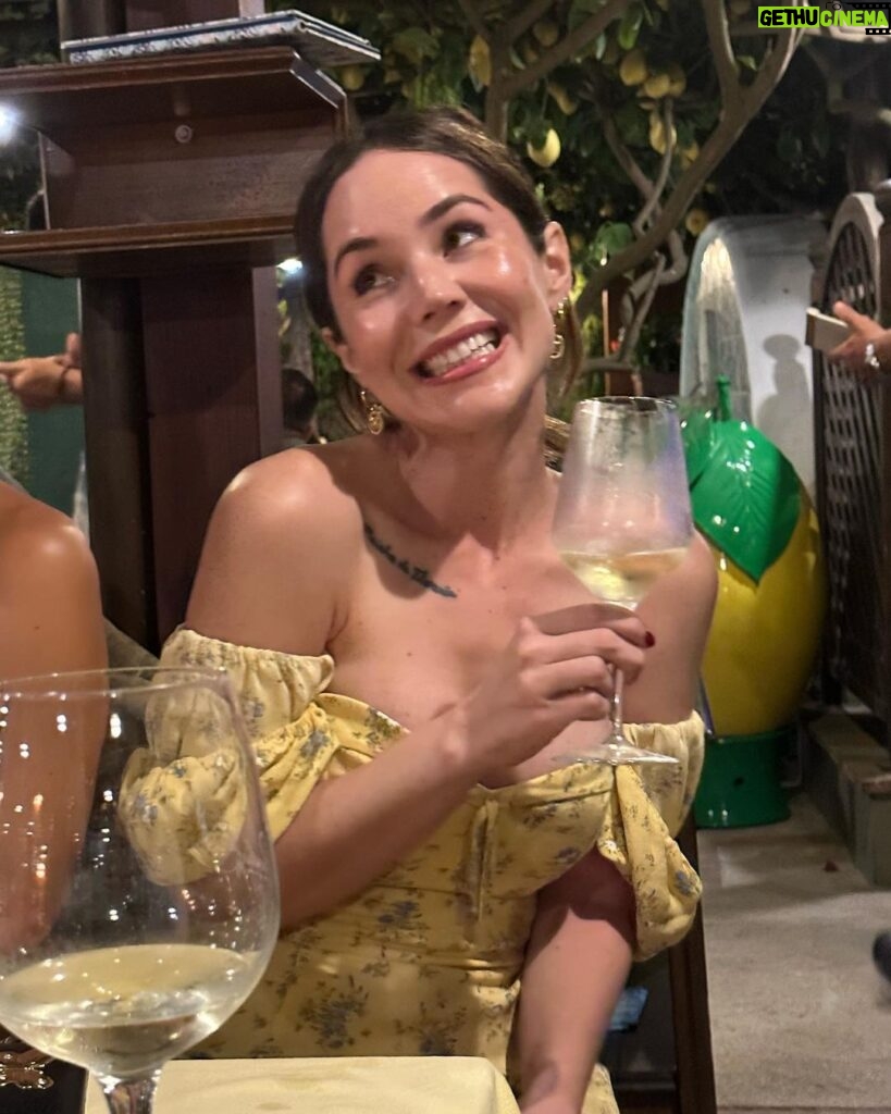 Camila Sodi Instagram - Capri ti amo 🍝🍕🇮🇹 = felicidad Da Paolino A Capri