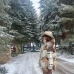 Camila Sodi Instagram - Home 🤍❄️ #fauxfur 🤌🏼 Aspen, Colorado