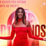 Camilla de Lucas Instagram – Cadê os seguidores de Salvador? 🙋🏾‍♀️ Ontem a noite foi repleta de música boa e artistas incríveis em celebração ao Dia da Consciência Negra, que vai muito além de somente um dia. É uma reflexão diária sobre a importância de garantir a nossa visibilidade e igualdade. É #TudoNosso, e vamos entrar pela porta da frente. Obrigada pelo convite, @devassa. ✊🏾💛
#TudoNossoDevassa #BebaComModeração