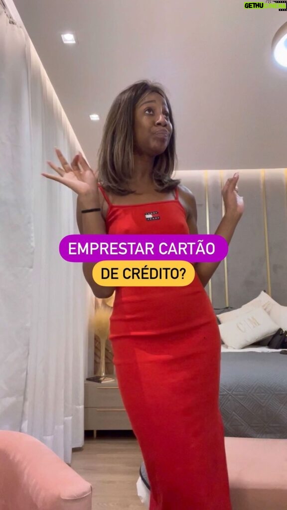 Camilla de Lucas Instagram - Voltei pra hablar com polêmica! E você? Empresta?