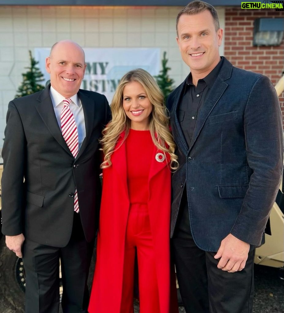 Candace Cameron-Bure Instagram - About last night ❤✨ @gactv + @candyrock.entertainment put on an event to premiere our upcoming Christmas movie ‘My Christmas Hero’ for all the military families at Joint Base Lewis-McChord. It was such a joy to see and meet ALL that came out to watch!! You can tune into #greatamericanfamily on November 24th at 8/7c! Mcchord Air Force Base, Washington