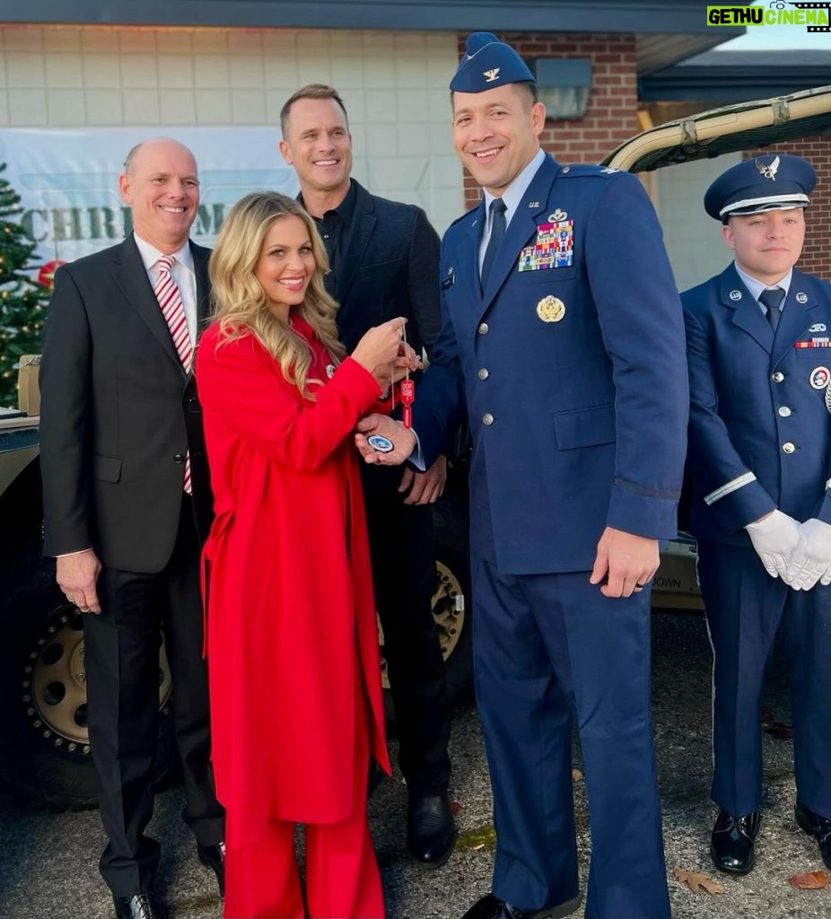 Candace Cameron-Bure Instagram - About last night ❤️✨ @gactv + @candyrock.entertainment put on an event to premiere our upcoming Christmas movie ‘My Christmas Hero’ for all the military families at Joint Base Lewis-McChord. It was such a joy to see and meet ALL that came out to watch!! You can tune into #greatamericanfamily on November 24th at 8/7c! Mcchord Air Force Base, Washington