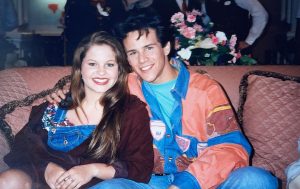 Candace Cameron Bure Instagram - 90s Con tickets are almost sold out!!…but if you did grab a ticket, you’ll be seeing these two there 😉✨ #90scon #djandsteveforever @thats4ent