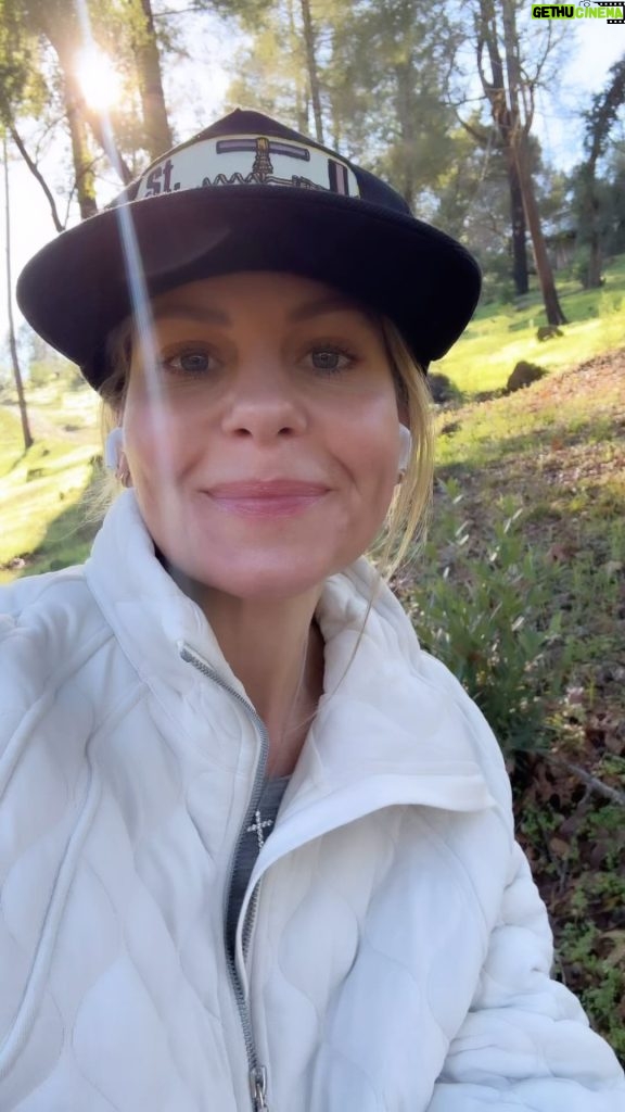 Candace Cameron-Bure Instagram - 🥳 Happy New Year!! I’m excited to see what 2024 has in store for us! I’ll be here to encourage you in your fitness journey, your Bible reading journey, your TV watching journey 😜 and so much more. First up: a jog, to start my new year off right with energy, positivity and movement! Next up: Day 1 of the reading and listening to the Bible Recap!! Join us in reading through the Bible in a year. Visit @thebiblerecap with @taraleighcobble for all the info! Thanks for joining me here. I want to learn and grow together with you!! ❤🌱 #AlwaysYourBigSis