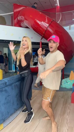 Carlos PenaVega Instagram - WHAT IS HAPPENING 🤯😱
A swirly slide & @therealcarlospena from @bigtimerush on a cruise ?!? 🛝🚢 
•Who noticed all the people staring in the back?! 👀 😂 
#bigtimerush #boyfriend #dance #cruise