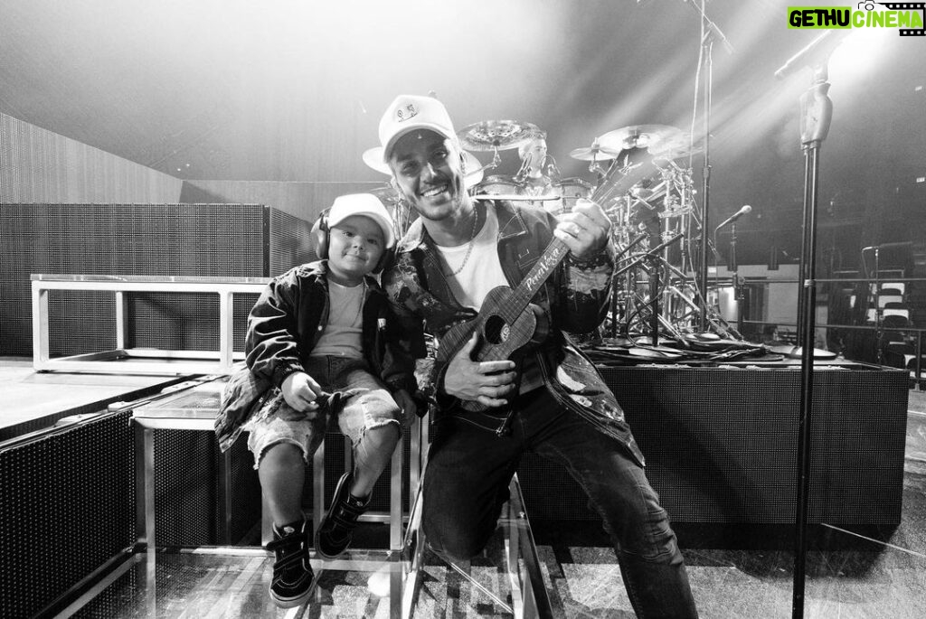 Carlos PenaVega Instagram - My little mini me wanted to dress like daddy all day :) Thanks Columbus, OH for an epic show!! You guys were LOUD!! #cantgetenoughtour