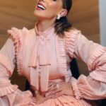 Carolina Miranda Instagram - Feliz Navidad a todos!!! ❤️🎄🪅🎁🎊🥰 tener esta familia y este equipo siempre será mi mayor regalo 🎁❤️🎁❤️🎁 Al que le faltó alguien en la mesa esta navidad encuentre fuerzas, que al que tiene hambre le den pan y hambre de ti Dios al que tiene pan!!! 🙌❤️‍🔥 Navidad Magica