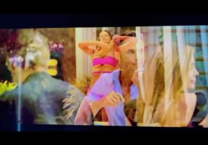 Carolina Miranda Instagram - Domingo de darnos un chapuzón 💦🔥💋 #PerfilFalso y a todo esto me encanta esa canción,cómo se llama ?! 👀