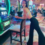 Carolina Miranda Instagram - Seguimos atrapados en Las Vegas 🎰🌈🪩🦋🍭💎❤️👀 S.O.S Las Vegas, Nevada
