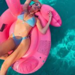 Carolina Miranda Instagram - BLUE VIBES 🐠🦩☀️🌈🏝💙💋