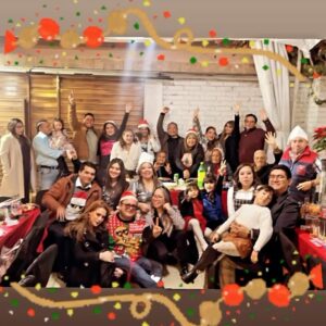 Carolina Miranda Instagram - Mi mejor regalo de Navidad son todos ellos 🌲❤️💫 Somos tan afortunados de tenernos que no hace falta más nada 💫🫶 y aunque faltan ya personas en nuestra mesa las honramos con recuerdos amor y cariño!!! Que Dios los bendiga a todos ustedes esta Navidad l@s amo 🥹🥂❤️