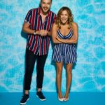 Caroline Flack Instagram - Touch down 9pm itv2 TONIGHT ❤️@loveisland