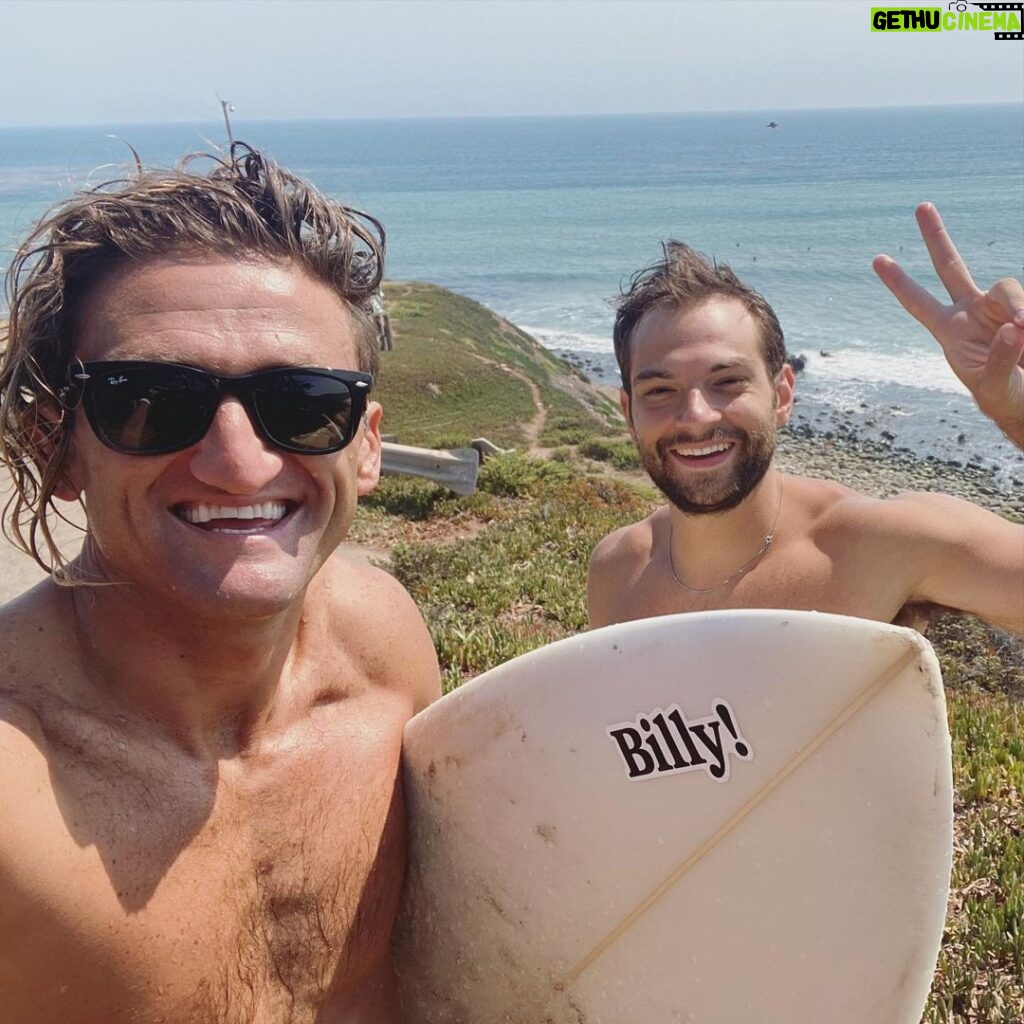 Casey Neistat Instagram - trying to teach Ilya how to surf. also I was either attacked by a shark or bumped my knee in a rock.. not sure which one