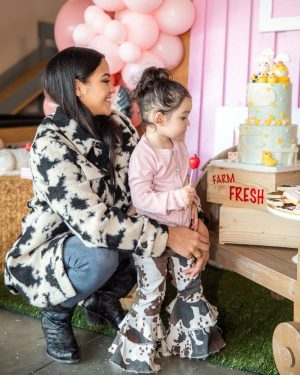 Cassie Ventura Instagram - It’s been a busy week, but it’s been so much fun! We celebrated Frankie’s 2nd Birthday :: Frankie’s Farm! Apple trees, baby alpacas, bunnies, baby pigs, chickens, pony rides, a ball pit, pizza and sweets! It was a dream, every detail was perfect. Thank you to all of our family and friends that were able to come celebrate with us, we missed you @pamfine ♥️ Thank you @bigandtinyspace for hosting us and last but never least a special thank you to @melissaandre and the entire amazing @madco_team for making our farm dreams come true 🥰 We loved every minute! 💕☁️🎈🐷🐐🐰🐴🐓🐔🍎🌾👩🏻‍🌾 check my stories for more pics ☺️