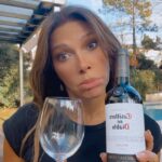 Catherine Fulop Instagram – Como negarme a un buen vino 🍷 
Amo
Tu puedes!???
@casillerodeldiablo_arg 
@casillero_diablo General Pacheco