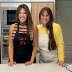 Catherine Fulop Instagram - Hoy Domingo nominada gala de eliminación de "Masterchef " 😩 y mi amiga @doloresdecocina al rescate!!! 🥰♥️ Pancakes de banana saludables Con solo 3 ingredientes!! 1 huevo 2 cucharadas de avena 1 banana Los cocinamos en la FLIP, que gracias a su diseño y su función horno, cocina SÚPER rápido y con muy poquito fuego!! Y lo mejor de todo!??? Su antiadherente !! Nada se pega y su limpieza es muy fácil! Te gustaría tener una!??? Llama a Dolo ♥️ Se les quiere, bello Domingo ♥️🦋