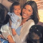 Catherine Fulop Instagram - A mi bella hija @tizianasabatinif en su cumpleaños, aunque nos toca estar lejos la una de la otra, no puedo dejar de sentirte muy cerquita de mi corazón. Un día como hoy viniste a poner orden en esta familia, si aunque no lo creas, si, a una familia de tres para equilibrarlo todo, mis dos manos estaban ocupadas sosteniéndolas y todo se calmo, que día tan bendecido!!! Amo ser tu mamá; de chica tan graciosa, ocurrente y hoy me siento orgullosa de la hermosa mujer en la que te has convertido. sigue valiente, bondadosa, trabajadora, fuerte y cuando te sientas abrumada por la vida recuerda se donde vienes y que puedes contar con tu mamá para ayudarte a levantarte y seguir Te amo bebita, siempre estoy contigo. Siempre serás mi niña. Con todo mi amor Mamá Dios te bendiga hoy y siempre ❤️ Miami, Florida