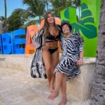 Catherine Fulop Instagram - Mi mami y yo jugando a las modelos!!!! Te amo mami, gracias por estos dias maravillosos! Nuestros #looks by @baitalbahr #swimwear by @odiseaswimwear Punta Cana, the Dominican Republic