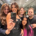 Catherine Fulop Instagram - Noche al DENTE!!! 🌒 #looktotal by @the.comite #stylist @vickii_miranda #makeup @mabbyautinomakeup #hairstyle @mauromaxdebrito #producer @adairehernandez América TV