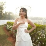 Catherine Tresa Instagram - A snowy hue with a hat on cue😇 #hatgoals #hatitude #crowningglory #thursdayvibes #mebeingme