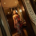 Catherine Tresa Instagram - When you and the mirror share a hilarious inside joke. #Laughingmyreflectionoff ##MirrorMoments #justforlaughs #MirrorTherapy #fridayfeeling #mebeingme Captured by @shivamguptaphotography Makeup by @sakpalnilesh267 Hair by @priyanka_sherkar1 Team @mysouthdiva
