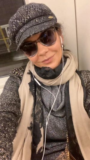 Catherine Zeta-Jones Instagram - Tube Time! London Transport!👍🏻
