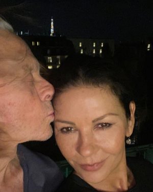Catherine Zeta-Jones Instagram - Paris..Amour…J’adore❤️