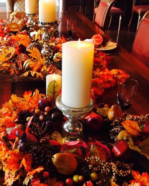 Catherine Zeta-Jones Instagram - Happy Thanksgiving to Americans near and far. With work commitments this year we are not in turkey mode, but in serious thankful mode for the blessings of health, happiness and family. Love to you all. 🌍🦃🇺🇸