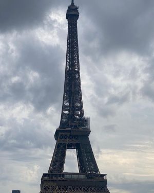 Catherine Zeta-Jones Instagram - Paris..Amour…J’adore❤️