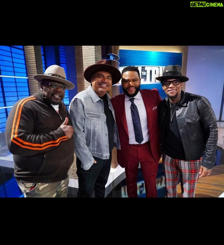 Cedric the Entertainer Instagram - You already know what it is… I have nothing but love for my brother, my patna, my dawg @realdlhughley . Help me wish him a HAPPY BIRTHDAY 🎉🎉🎉!!