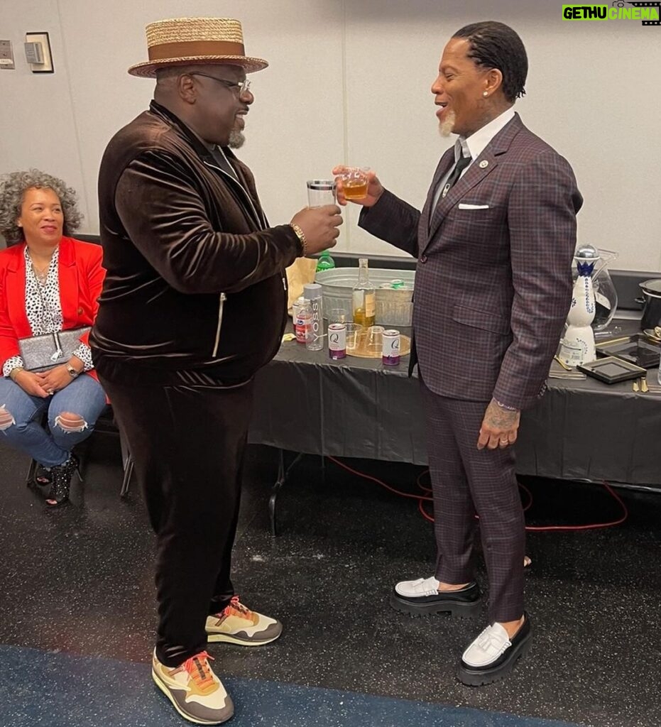 Cedric the Entertainer Instagram - You already know what it is… I have nothing but love for my brother, my patna, my dawg @realdlhughley . Help me wish him a HAPPY BIRTHDAY 🎉🎉🎉!!