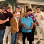 Cedric the Entertainer Instagram - Day 2: Team Husky & Handsome on set of The Neighborhood ✅🏡💯   Thank you @cedtheentertainer and @theneighborhood team for having us!   @parkerbrail @jbuelow77 @7oneeee @zach_henning1 @gaardmemmelaar #huskies #theneighborhood #acbarbeque