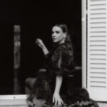 Celeste Cid Instagram - finalmente llegó el día. una serie que se estrena, y en una tarde de eclipse. sin querer de “casualidad” algo arriba, algo abajo .. hablando de lo mismo. la red, lo que se construye en equipo, incluso nosotros mismos; y toda esa fuerza.. ese ir hacia adelante .. empujando, acompañando y desocultando. por nosotros, los que somos 🍷 5 de Mayo de 2023. 🌹