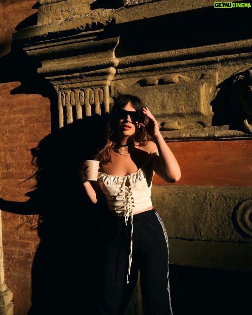 Celeste Cid Instagram - la luce della sera a Bologna, alcuni quadri che vorrei fossero a casa mia e le caramelle gommose che ho mangiato Pinacoteca Nazionale di Bologna