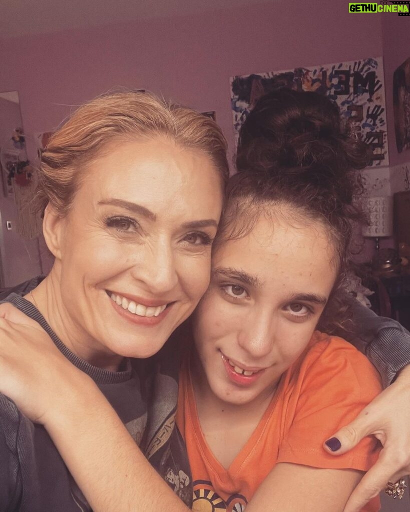 Ceyda Düvenci Instagram - Aşırı aşk içerir…