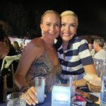 Ceyda Düvenci Instagram - Uzuuun zaman sonra dostlarla harika bir gece sebebi @gulsunuu veee canım @kenandogulu ne çok dost özlemişim… #hepyenikal @hepyenikal şahane gece için teşekkür ederim… dostlarım sizi çok seviyorum… @berguzarkorel @dolibom @ahmetrifatsungar @zeynepmirac @ecedagistan #işbirliği
