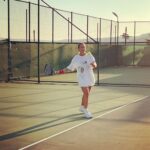 Ceyda Düvenci Instagram - Geleni gör ya da hisset, pozisyon al, hamle yap… EYLÜL hoşgeldin… 🌻