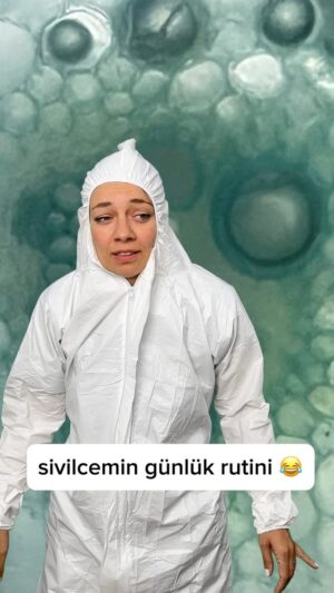 Ceyda Kasabalı Instagram - ceyda bisivilceolmadığıkalmıstıbalı😂Sivilce ve akne lekelerinde 2. günden itibaren gözle görülür etki gösteren Bioderma Sèbium Kerato+ yüksek toleransı sayesinde ciltte kızarıklığa sebep olmuyor. Jel dokusu ile beraber ciltte ağırlık yapmaz❤ Önemli hatırlatma :Cilt problemleriniz için önce mutlaka doktorunuza danışınız 💚 @biodermaturkiye #işbirliği