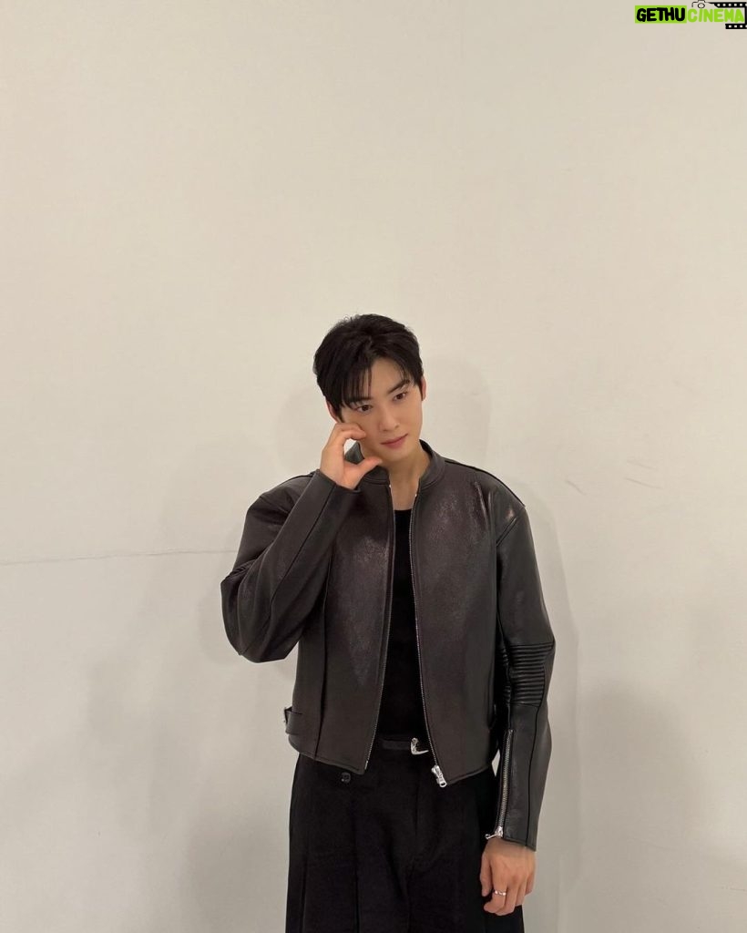 Cha Eun-woo Instagram - 내일 밤 9시 50분 원더풀월드 본방사수!!🥰