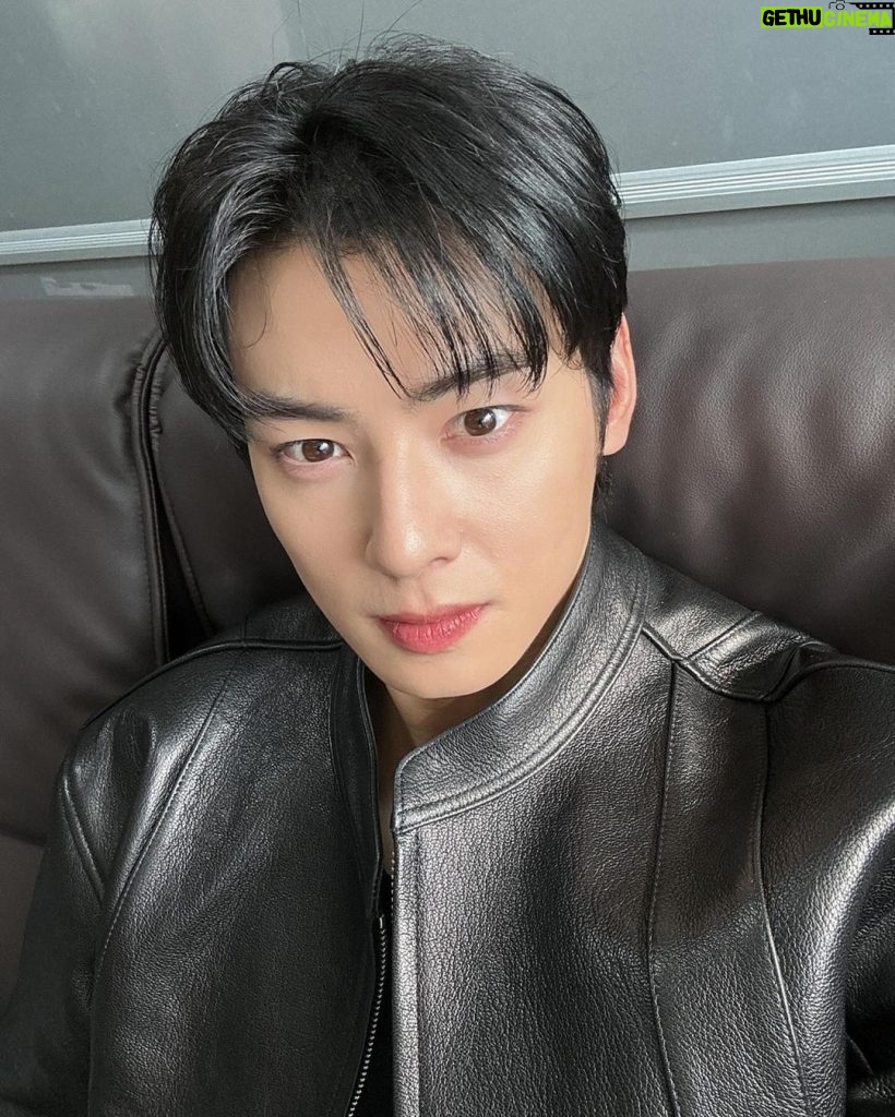 Cha Eun-woo Instagram - 내일 밤 9시 50분 원더풀월드 본방사수!!🥰