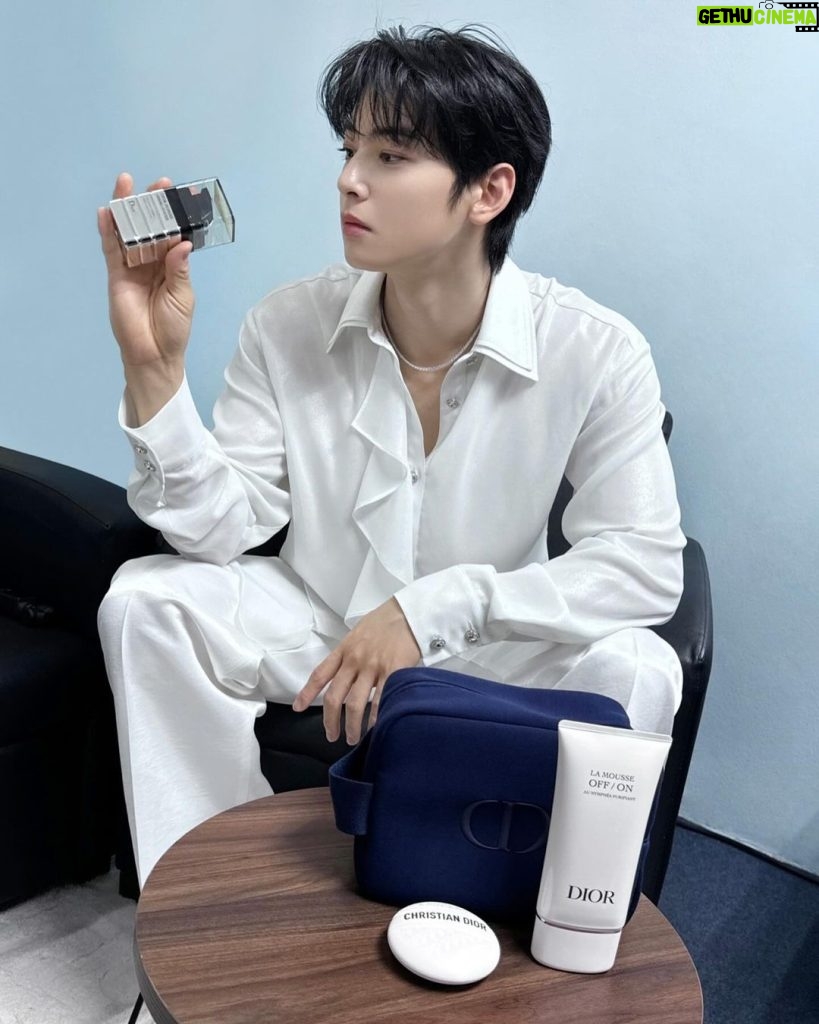 Cha Eun-woo Instagram - #DiorSkincare #DiorHomme #DiorHommeDermoSystem