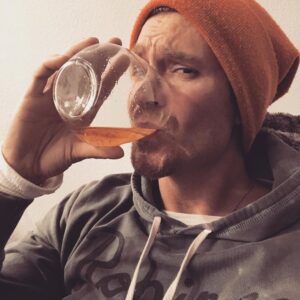 Chad Michael Murray Instagram - It’s drink-30 and I’m thirsty... I don’t drink often but when I do I’m a whiskey guy. 🥃